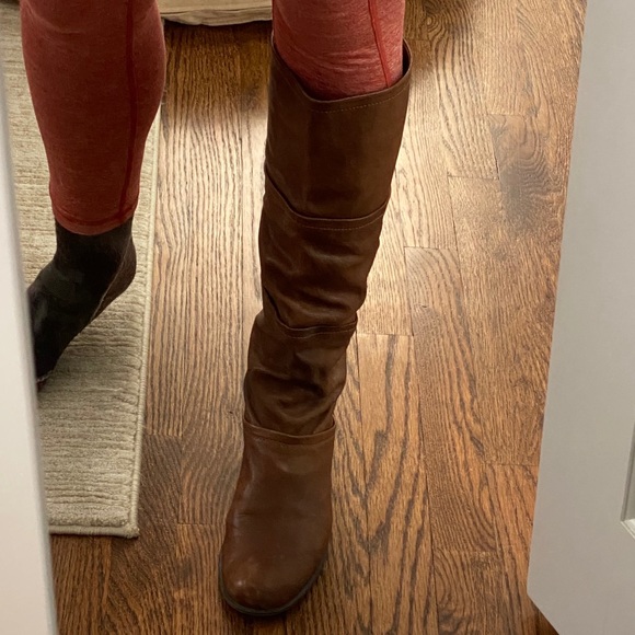 Stuart Weitzman brown boots - Picture 8 of 8